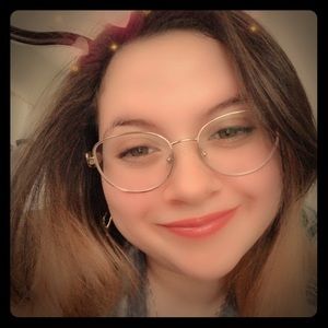 Meet your Posher, Ellie